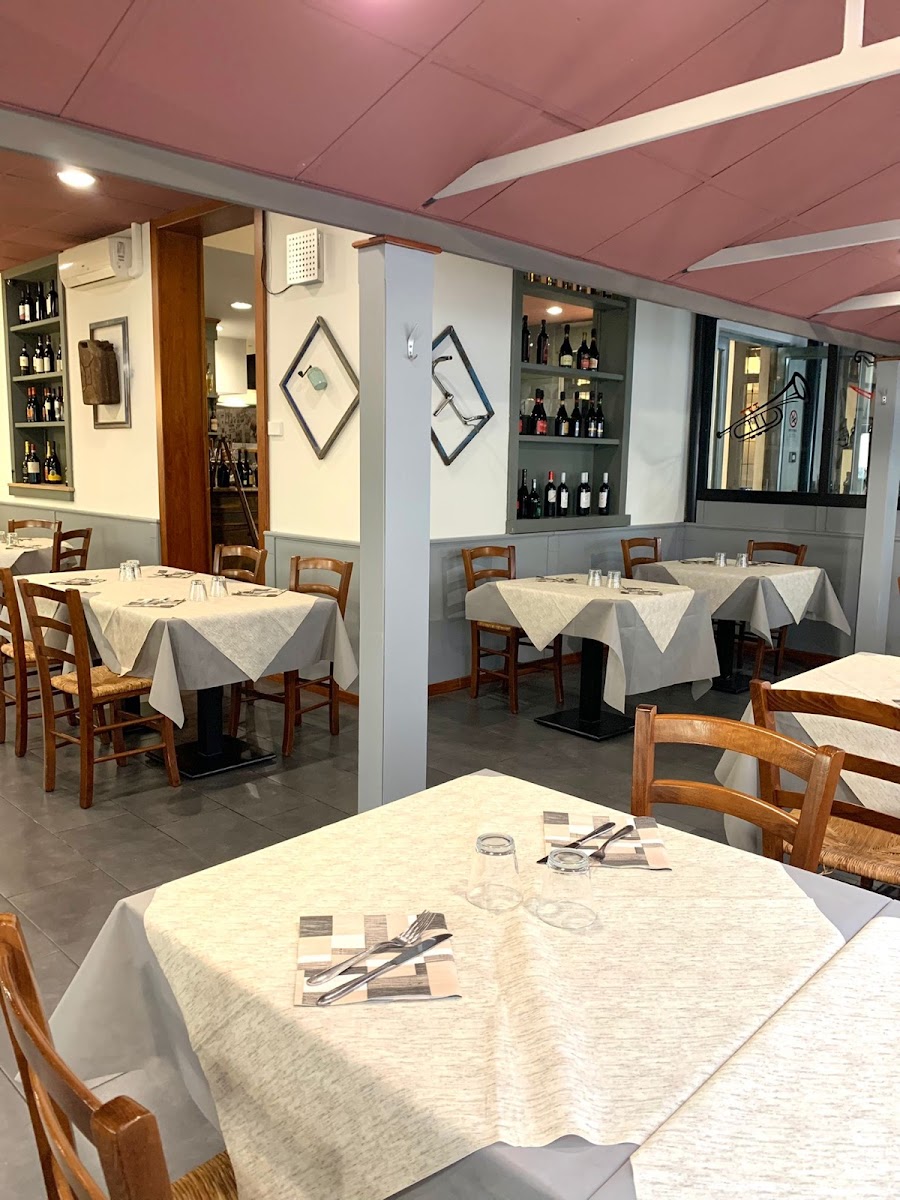 Stradyvari Osteria, Pizzeria, Wine Bar